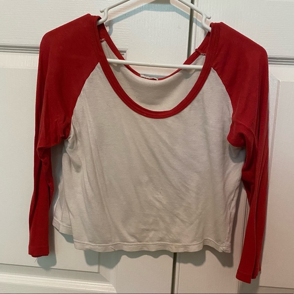 Brandy Melville Tops - BRANDY MELVILLE BASEBALL TEE